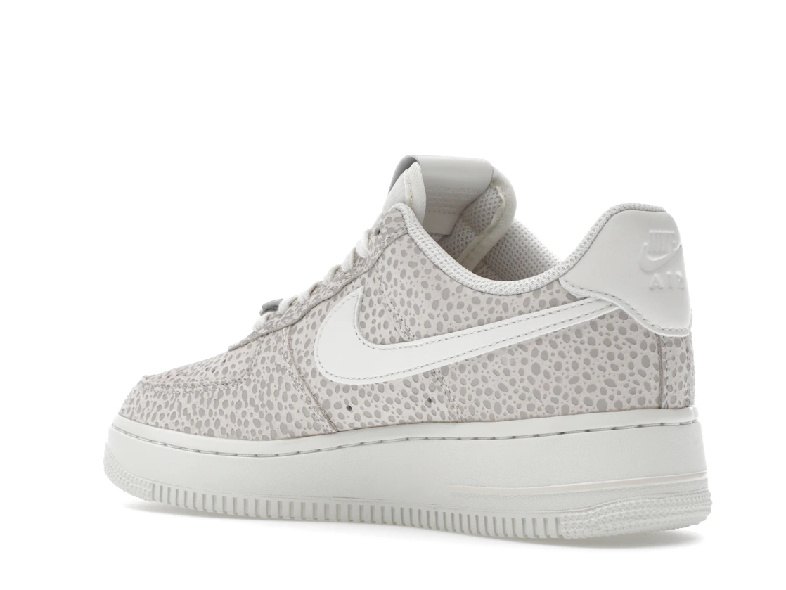 Vue 23 de Nike Air Force 1 Low '07 PRM Safari Photon Dust 