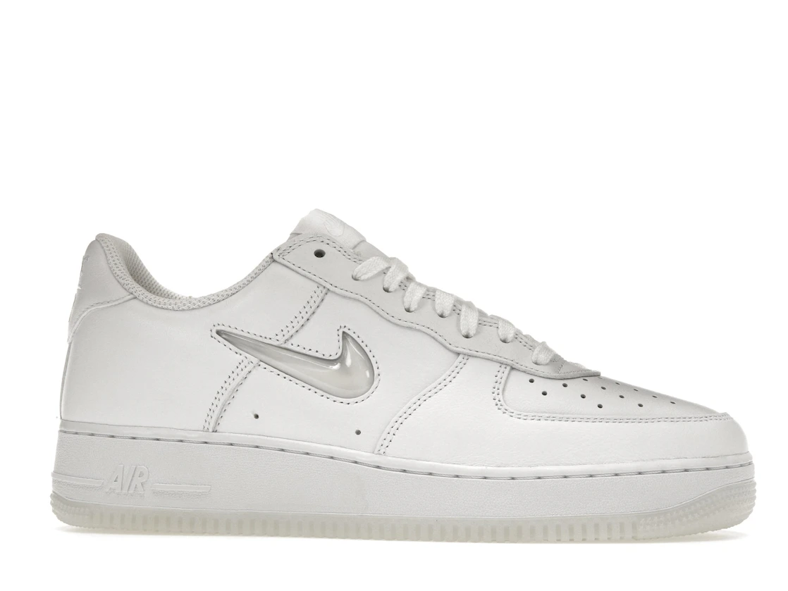 Vue 2 de Nike Air Force 1 Low '07 Retro Color of the Month Jewel Swoosh Triple White