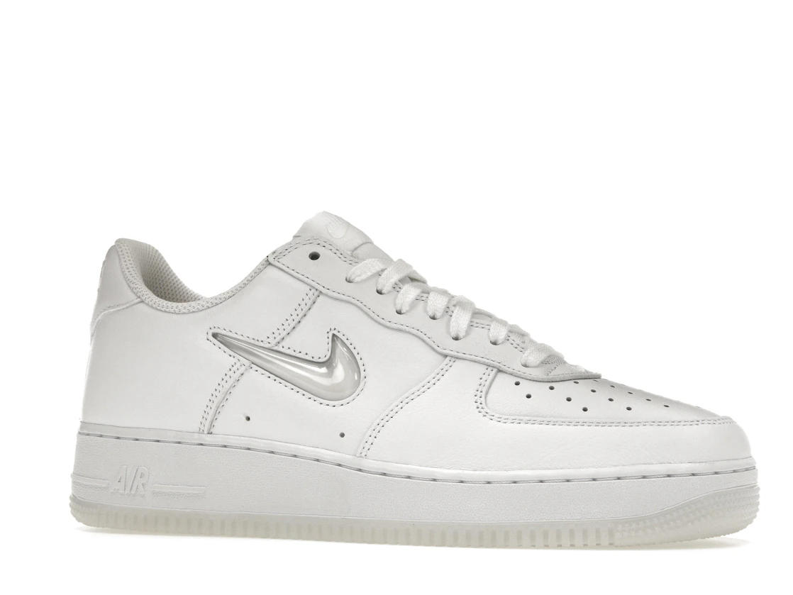 Vue 3 de Nike Air Force 1 Low '07 Retro Color of the Month Jewel Swoosh Triple White