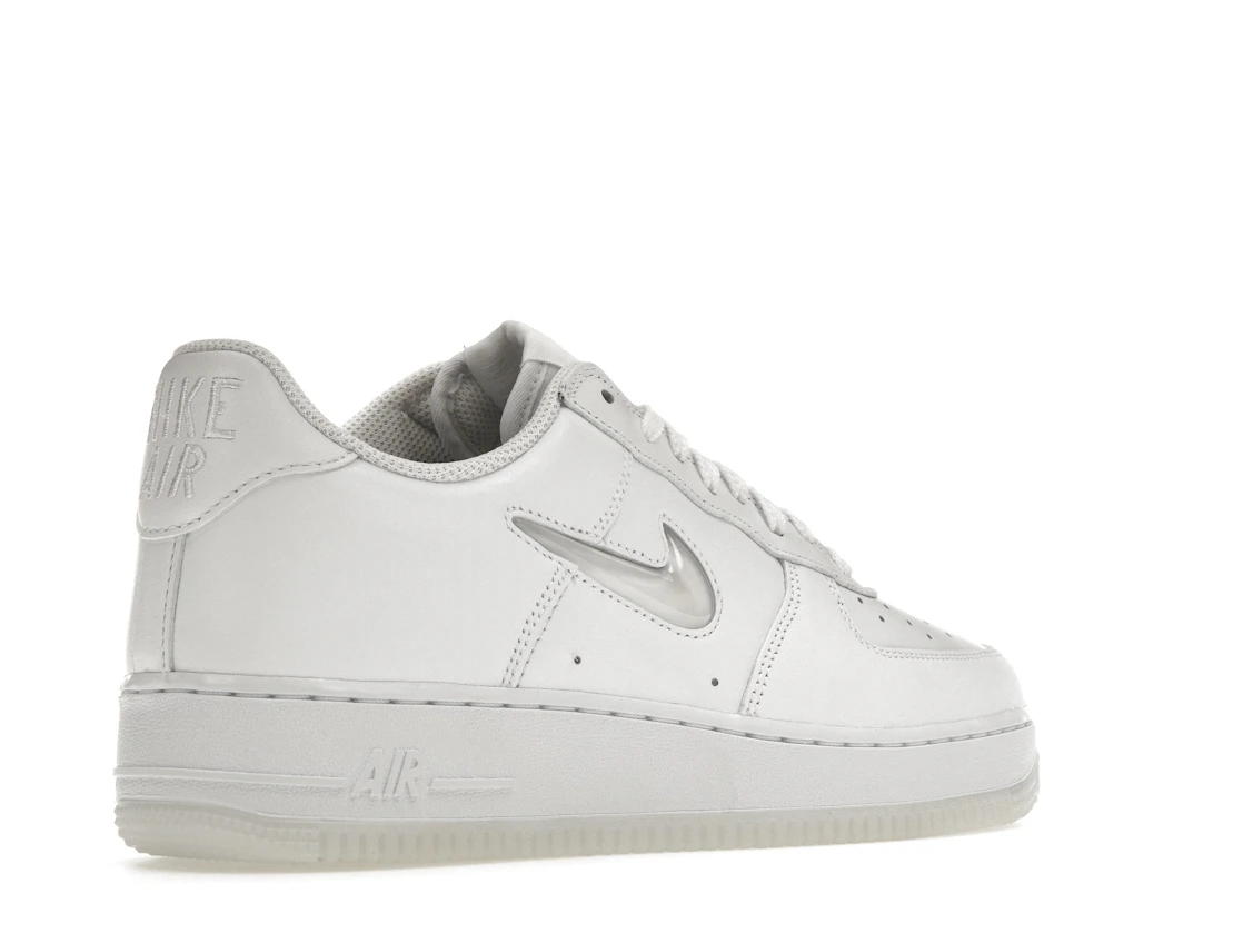 Vue 33 de Nike Air Force 1 Low '07 Retro Color of the Month Jewel Swoosh Triple White