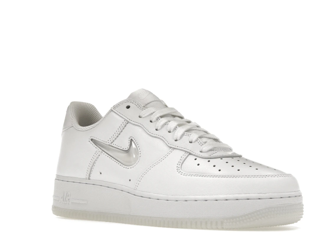 Vue 5 de Nike Air Force 1 Low '07 Retro Color of the Month Jewel Swoosh Triple White
