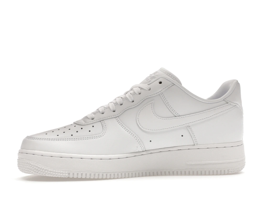 Vue 18 de Nike Air Force 1 Low '07 Fresh White