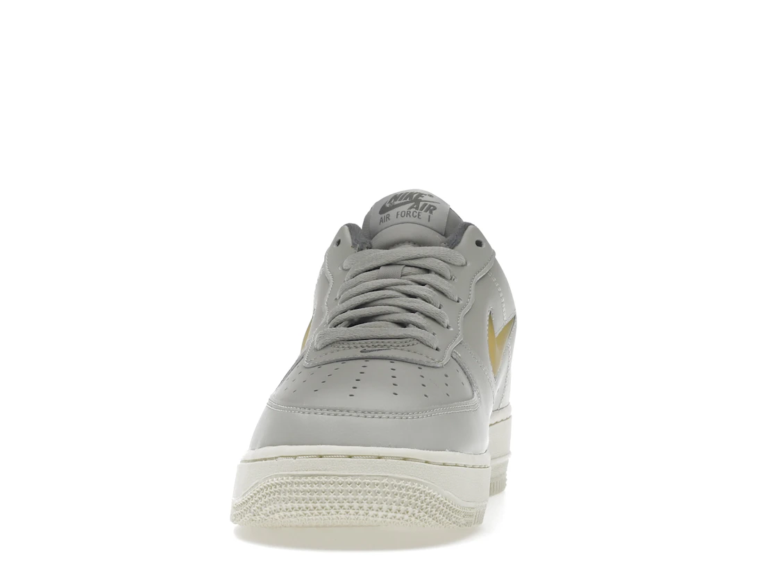 Vue 11 de Nike Air Force 1 Low '07 Jewel Light Bone Coconut Milk