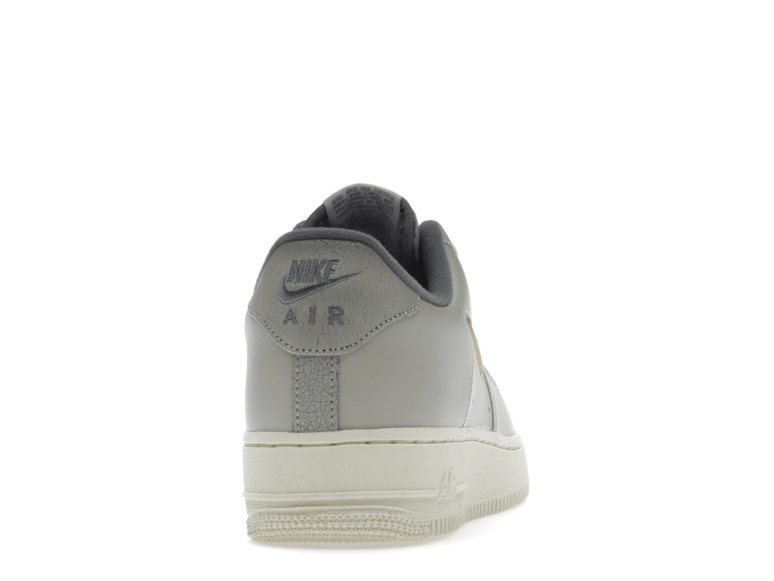 Vue 29 de Nike Air Force 1 Low '07 Jewel Light Bone Coconut Milk
