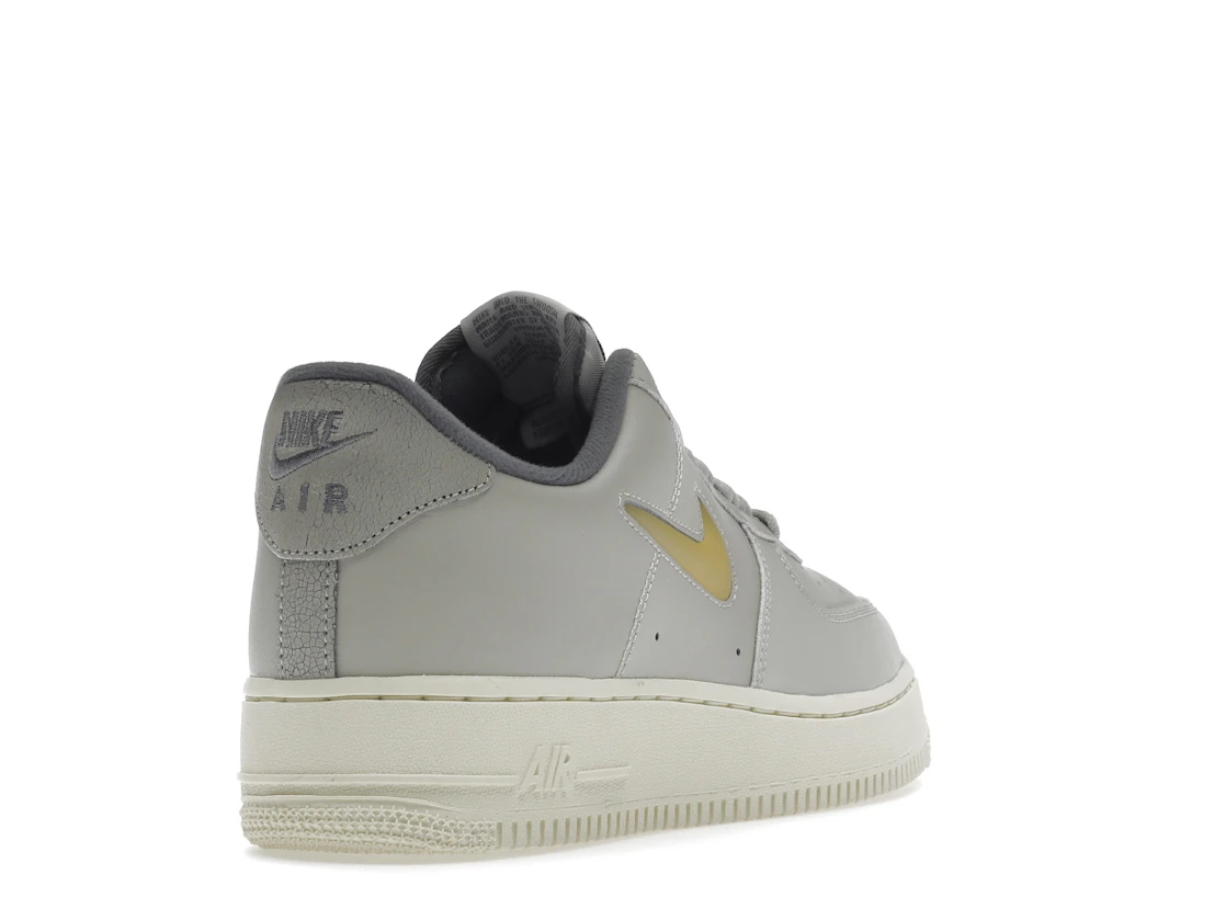 Vue 31 de Nike Air Force 1 Low '07 Jewel Light Bone Coconut Milk