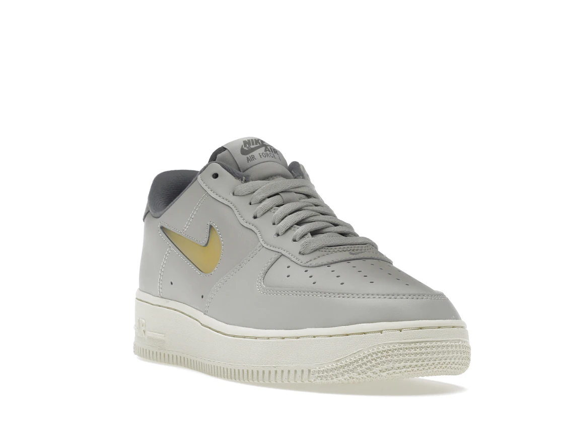 Vue 7 de Nike Air Force 1 Low '07 Jewel Light Bone Coconut Milk