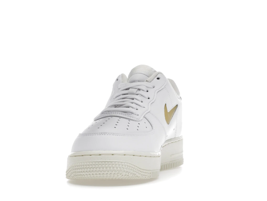Vue 12 de Nike Air Force 1 Low '07 Jewel Pale Vanilla