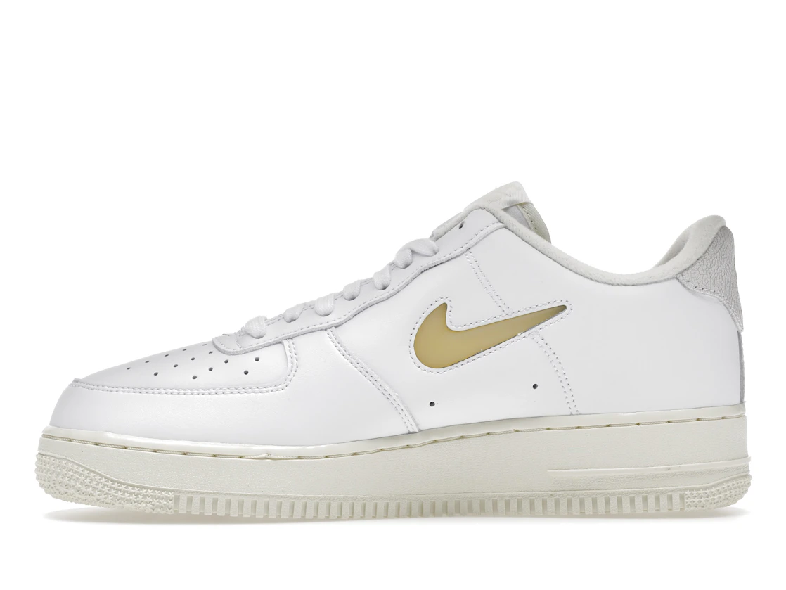 Vue 19 de Nike Air Force 1 Low '07 Jewel Pale Vanilla