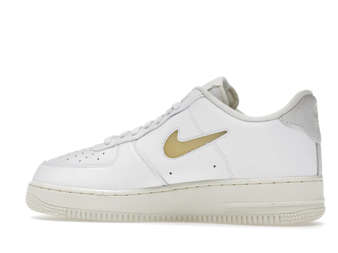 Vue 21 de Nike Air Force 1 Low '07 Jewel Pale Vanilla
