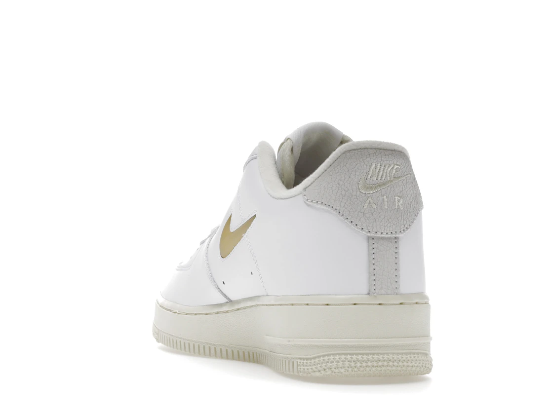 Vue 26 de Nike Air Force 1 Low '07 Jewel Pale Vanilla