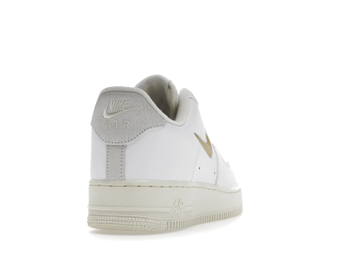 Vue 30 de Nike Air Force 1 Low '07 Jewel Pale Vanilla