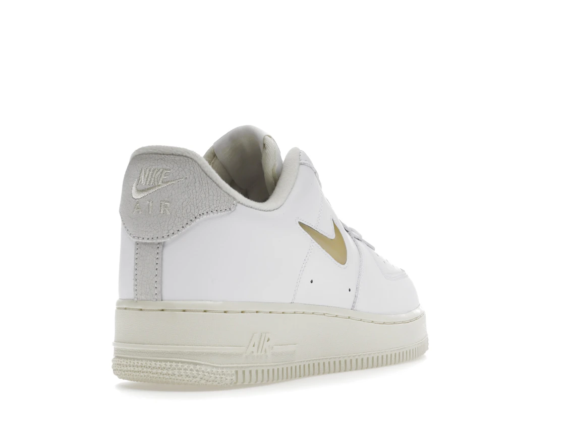 Vue 31 de Nike Air Force 1 Low '07 Jewel Pale Vanilla