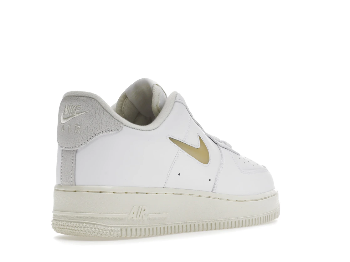 Vue 32 de Nike Air Force 1 Low '07 Jewel Pale Vanilla