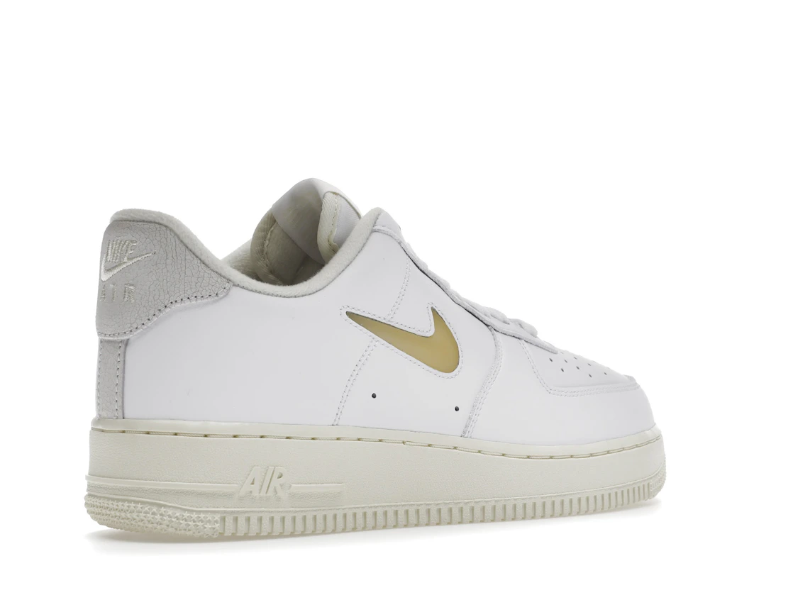 Vue 33 de Nike Air Force 1 Low '07 Jewel Pale Vanilla