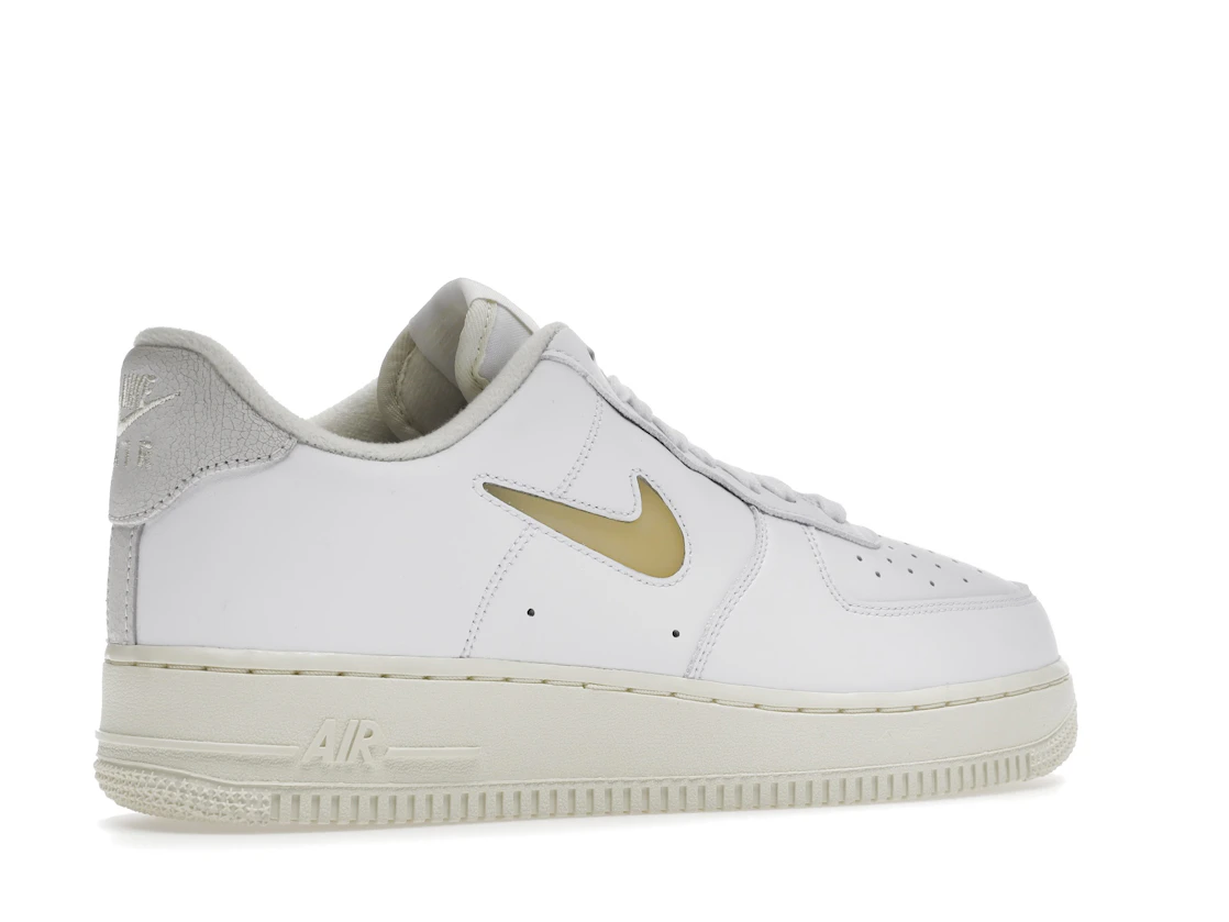 Vue 34 de Nike Air Force 1 Low '07 Jewel Pale Vanilla