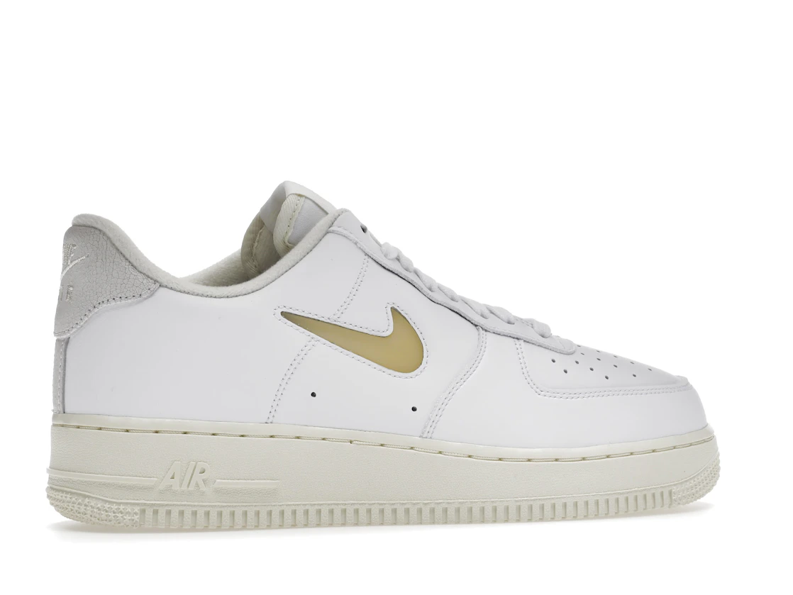 Vue 35 de Nike Air Force 1 Low '07 Jewel Pale Vanilla