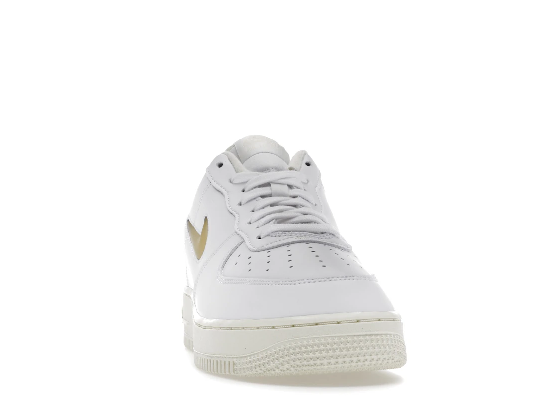 Vue 9 de Nike Air Force 1 Low '07 Jewel Pale Vanilla
