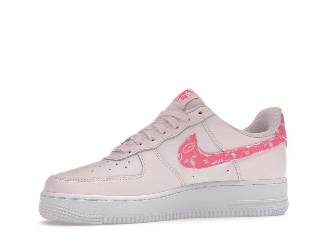 Vue 17 de Nike Air Force 1 Low '07 Paisley Pack Pink 