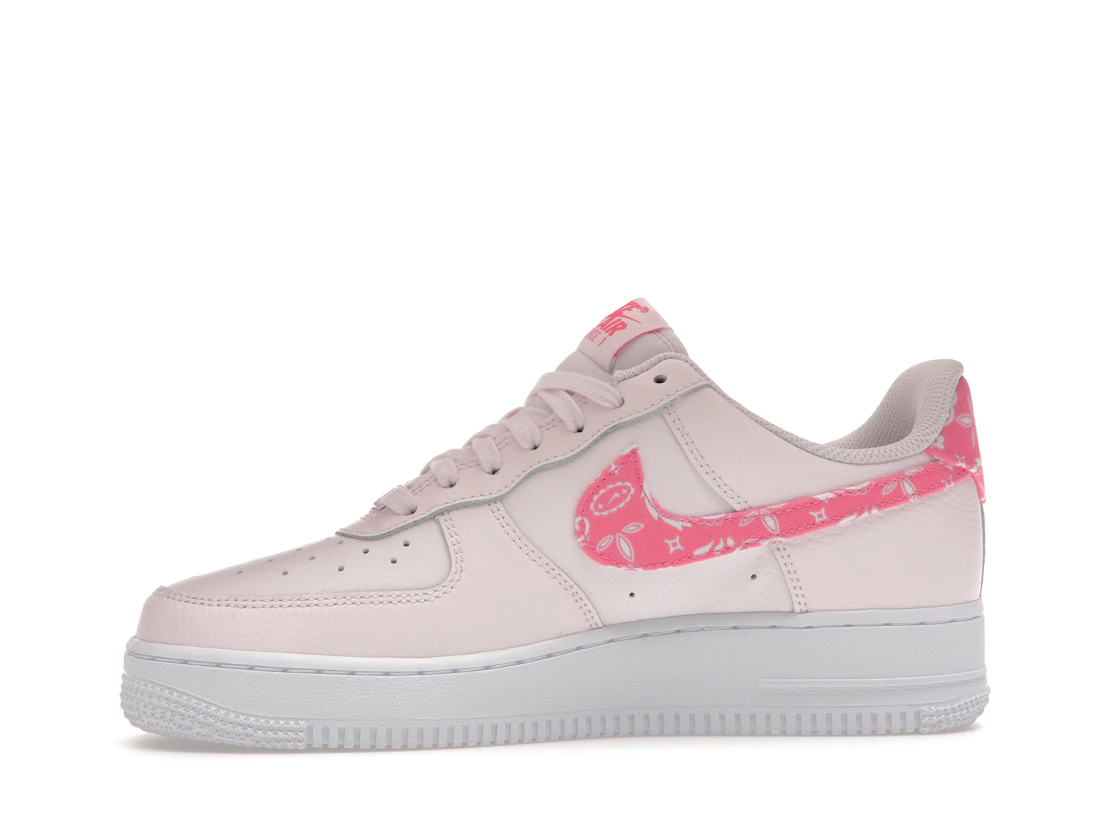 Vue 18 de Nike Air Force 1 Low '07 Paisley Pack Pink 