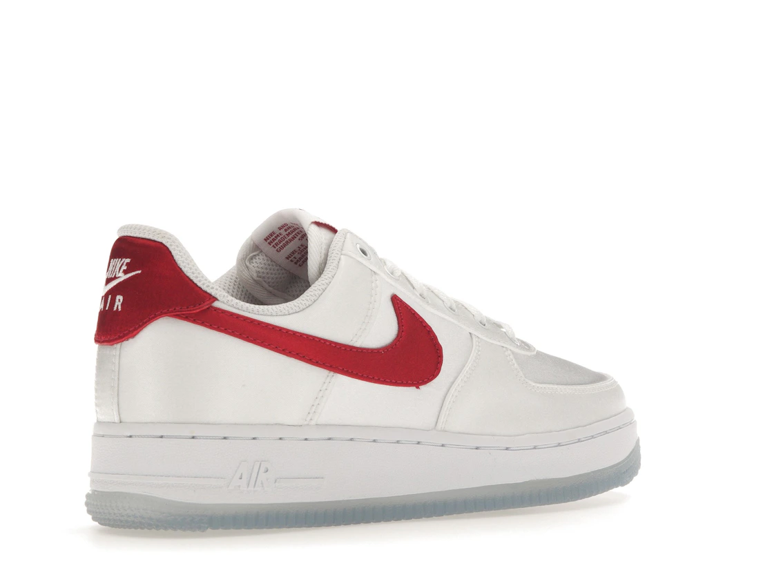 Vue 33 de Nike Air Force 1 Low '07 Satin White Varsity Red 