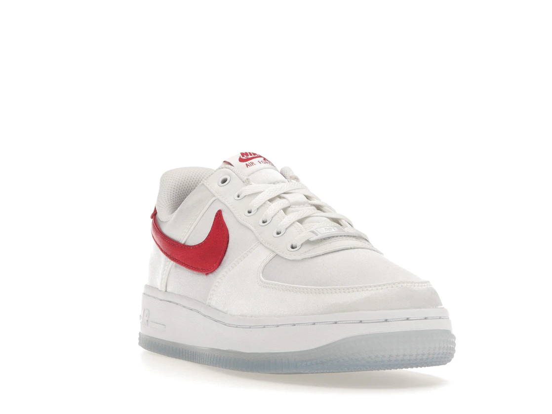 Vue 7 de Nike Air Force 1 Low '07 Satin White Varsity Red 