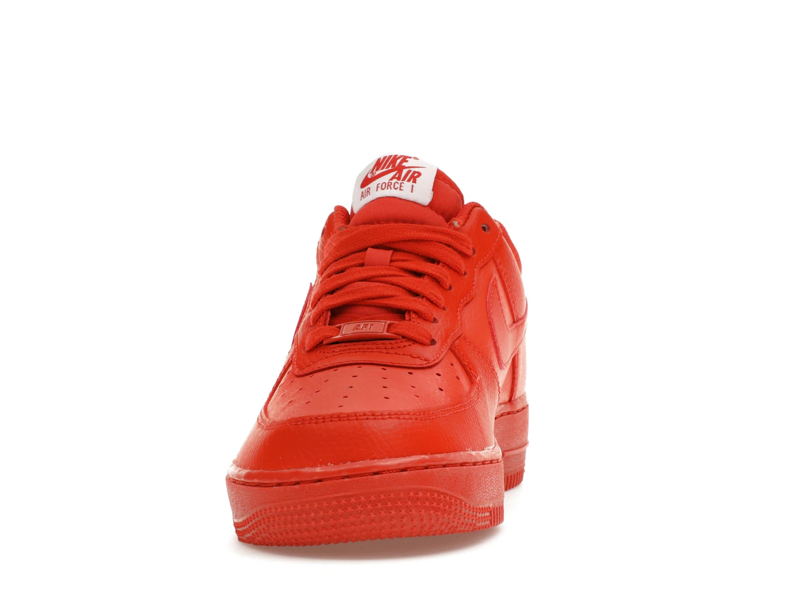 Vue 11 de Nike Air Force 1 Low '07 Triple Orange 