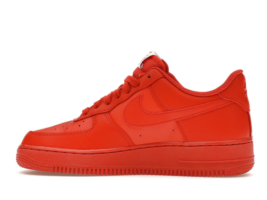 Vue 20 de Nike Air Force 1 Low '07 Triple Orange 