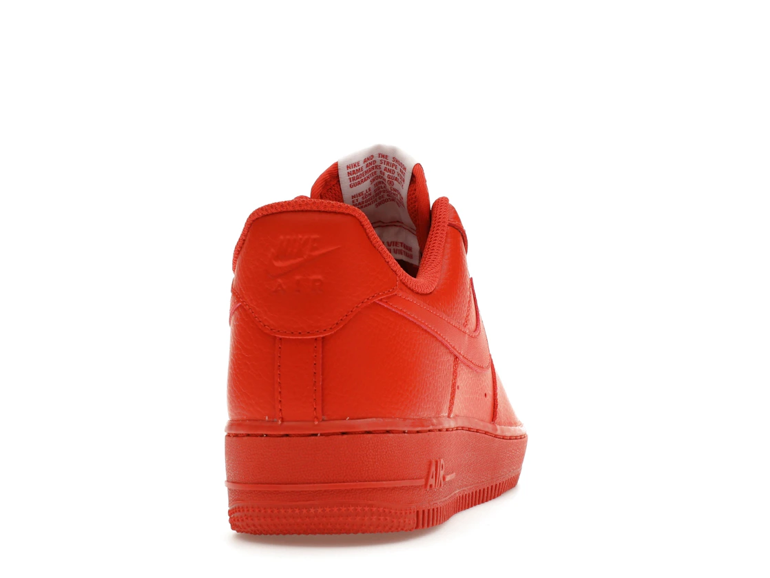 Vue 29 de Nike Air Force 1 Low '07 Triple Orange 