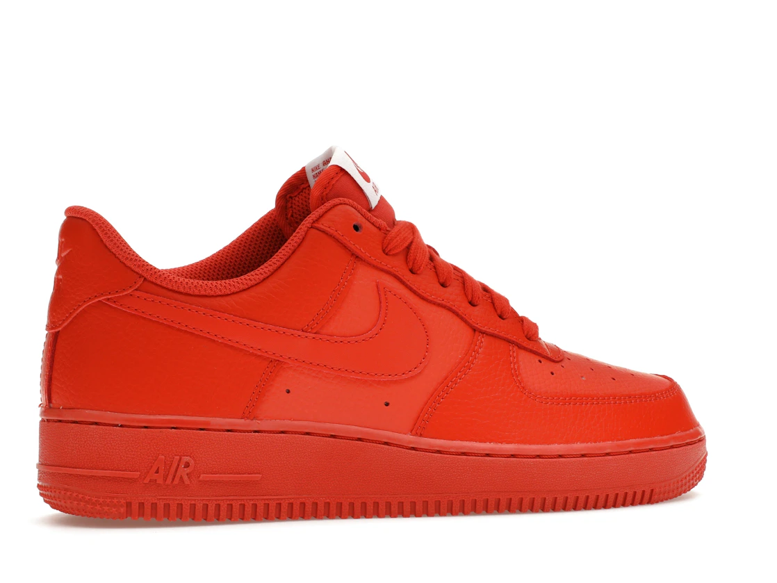 Vue 35 de Nike Air Force 1 Low '07 Triple Orange 