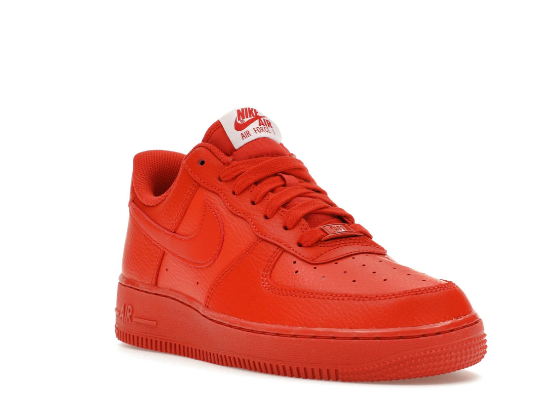 Vue 6 de Nike Air Force 1 Low '07 Triple Orange 