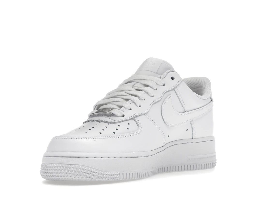 Vue 14 de Nike Air Force 1 Low '07 White 