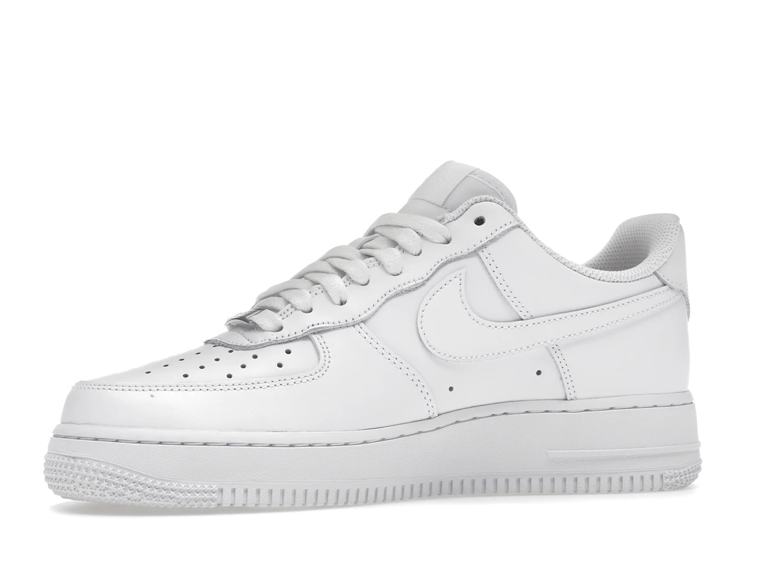 Vue 17 de Nike Air Force 1 Low '07 White 