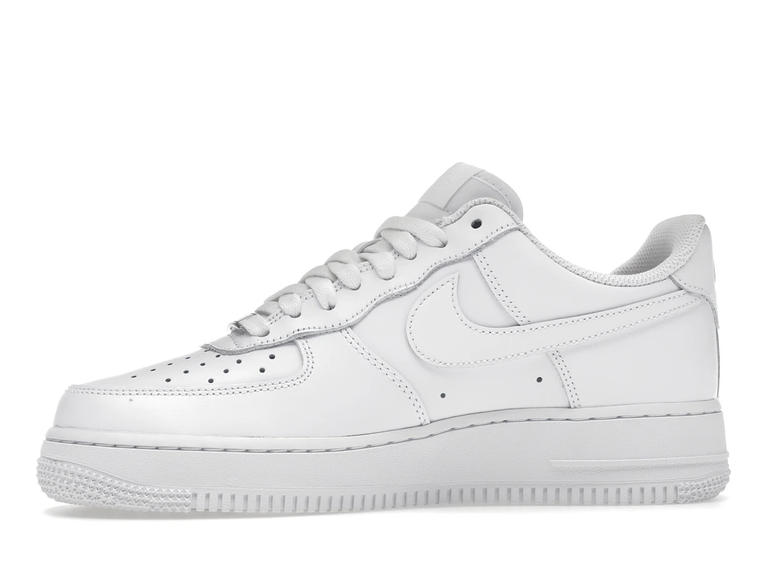 Vue 18 de Nike Air Force 1 Low '07 White 