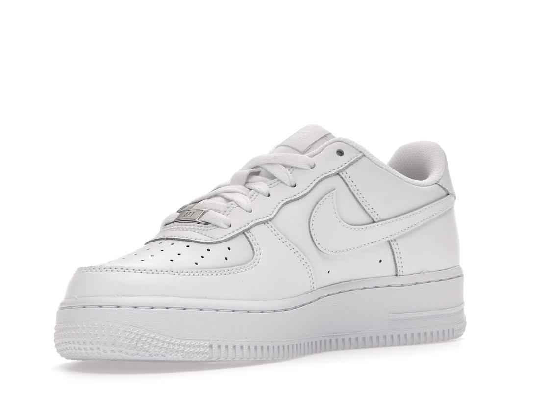 Vue 15 de Nike Air Force 1 Low LE Triple White (GS)