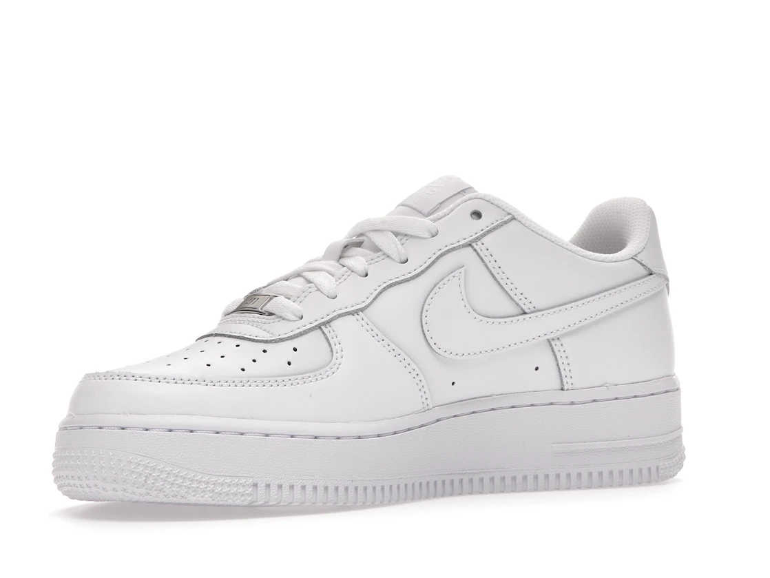 Vue 16 de Nike Air Force 1 Low LE Triple White (GS)