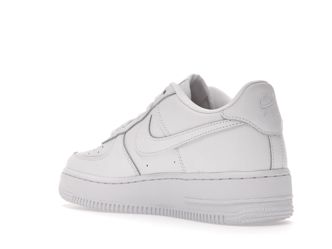 Vue 24 de Nike Air Force 1 Low LE Triple White (GS)