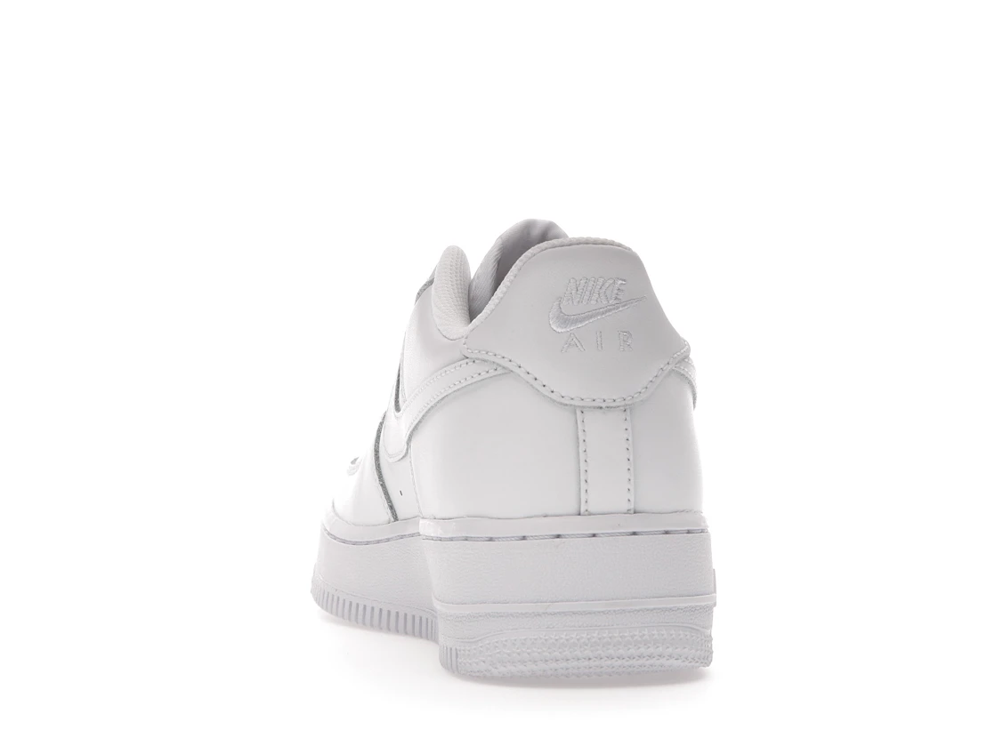 Vue 27 de Nike Air Force 1 Low LE Triple White (GS)