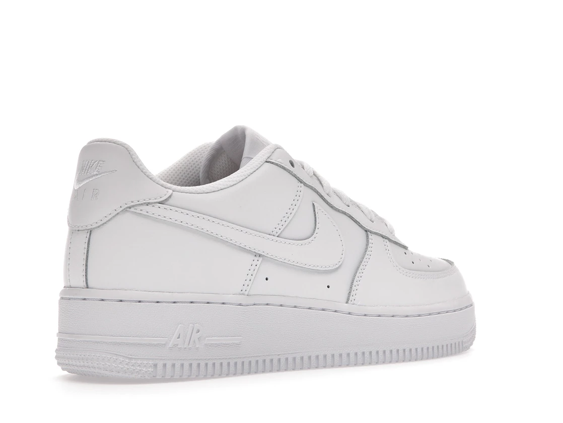 Vue 33 de Nike Air Force 1 Low LE Triple White (GS)