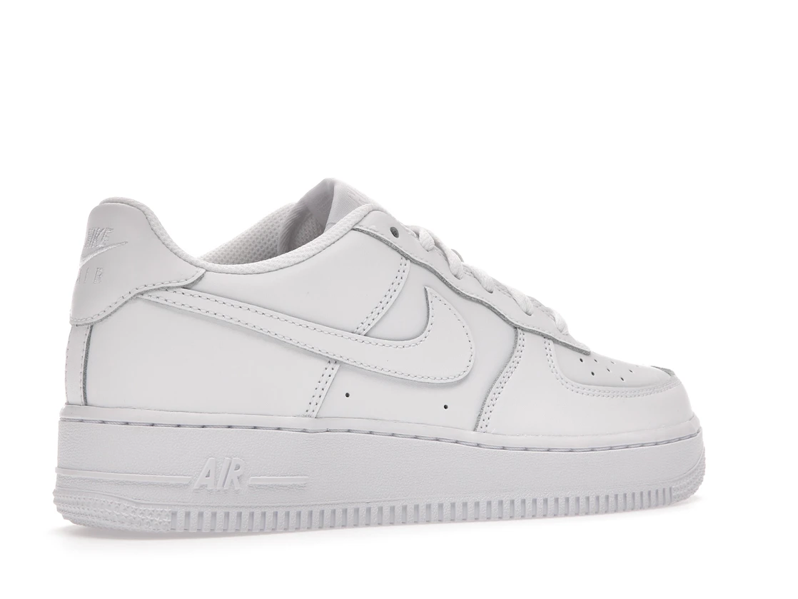Vue 34 de Nike Air Force 1 Low LE Triple White (GS)
