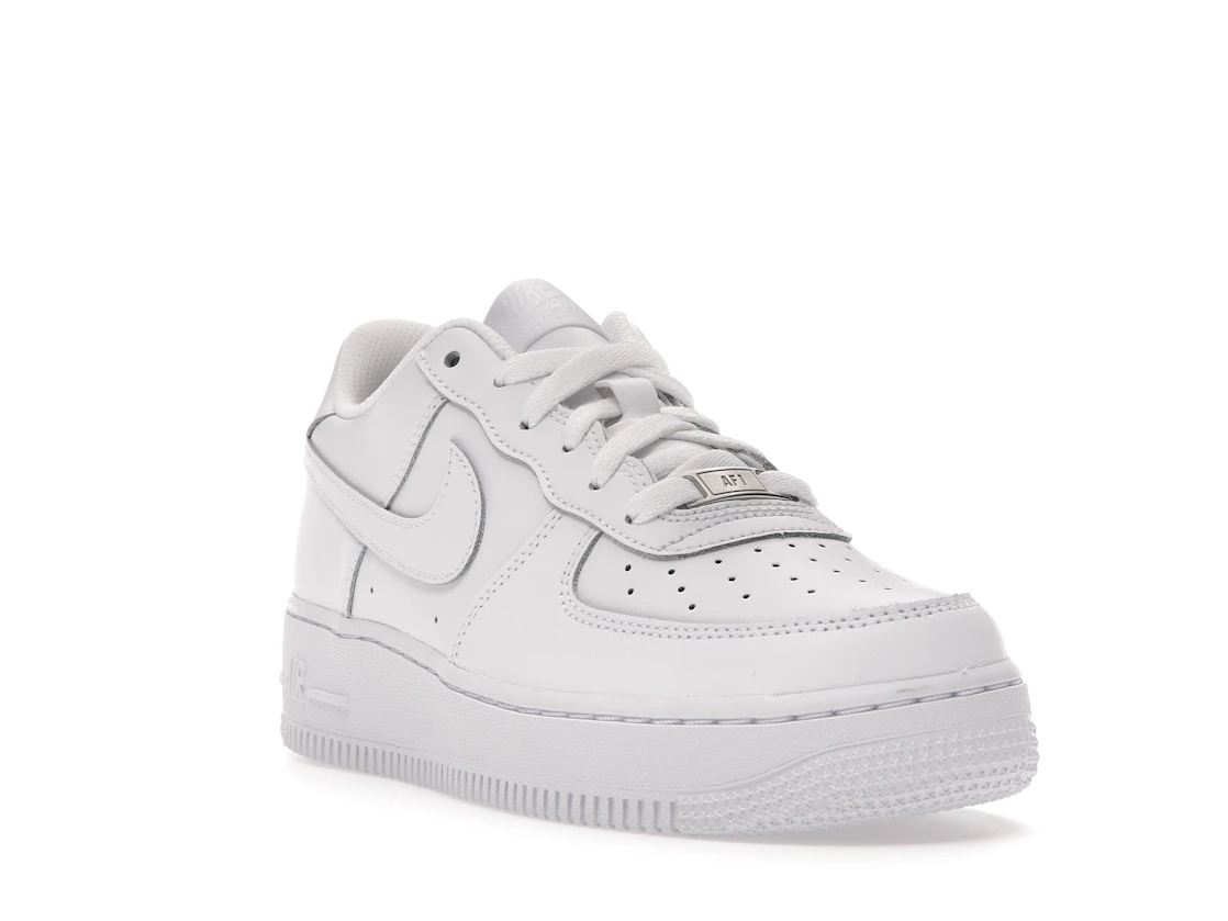 Vue 7 de Nike Air Force 1 Low LE Triple White (GS)