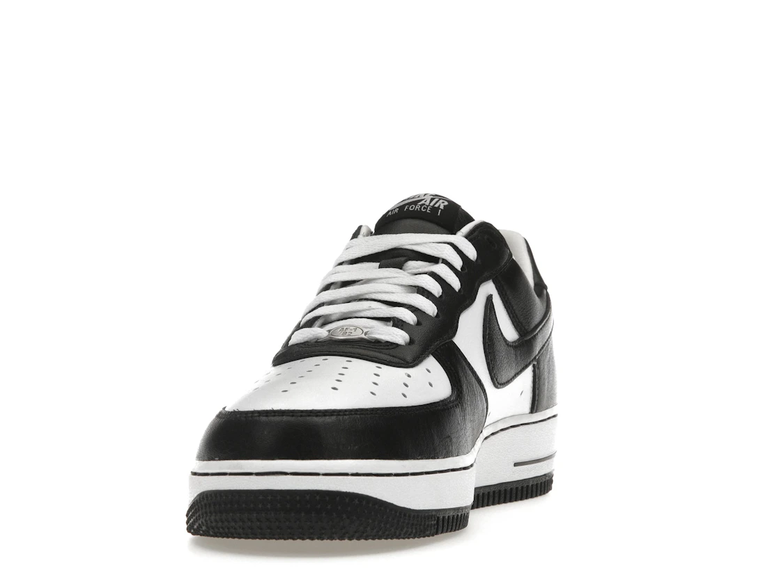 Vue 12 de Nike Air Force 1 Low QS Terror Squad Blackout