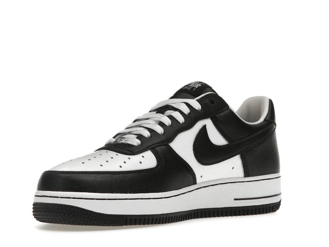 Vue 15 de Nike Air Force 1 Low QS Terror Squad Blackout