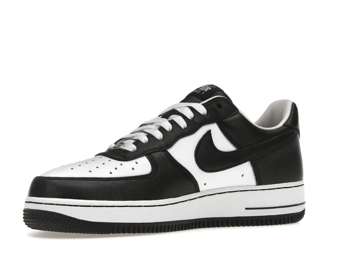 Vue 16 de Nike Air Force 1 Low QS Terror Squad Blackout