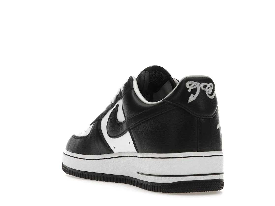 Vue 25 de Nike Air Force 1 Low QS Terror Squad Blackout