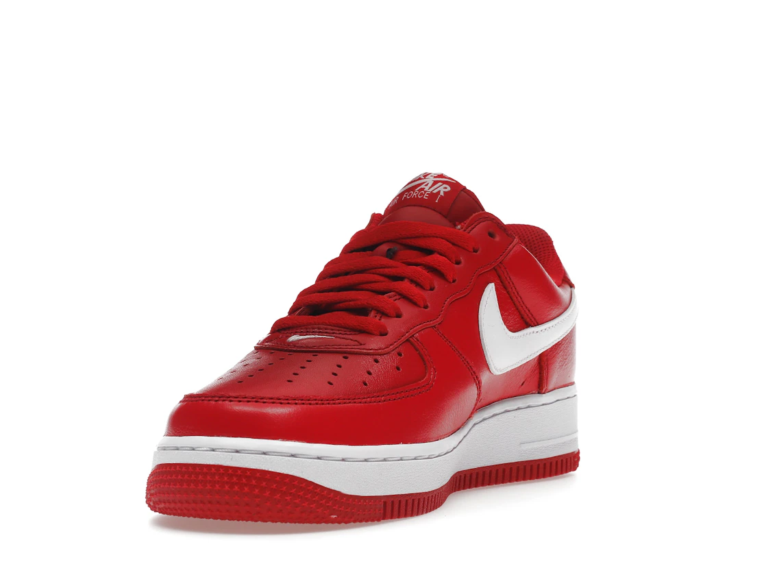 Vue 13 de Nike Air Force 1 Low Retro QS Color of the Month University Red White