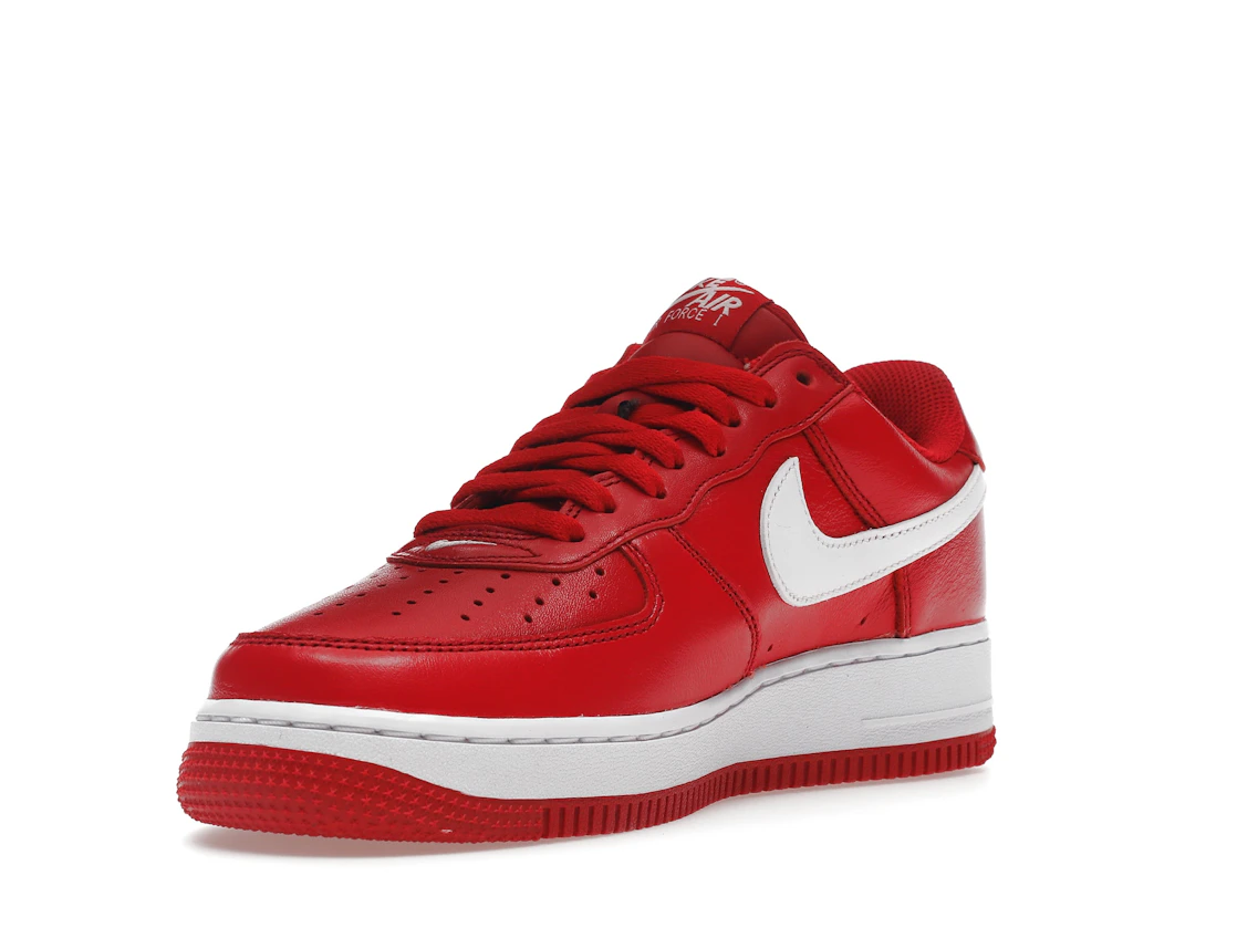 Vue 14 de Nike Air Force 1 Low Retro QS Color of the Month University Red White