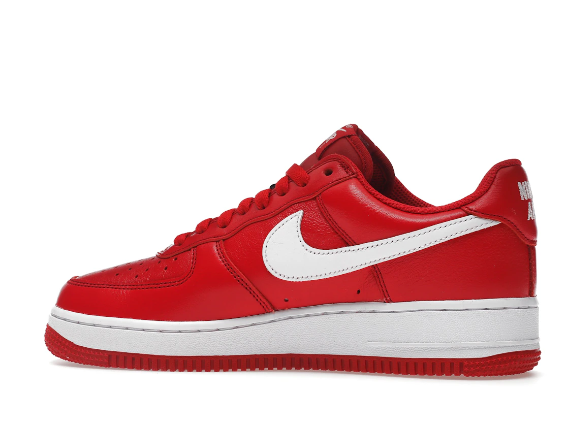 Vue 21 de Nike Air Force 1 Low Retro QS Color of the Month University Red White