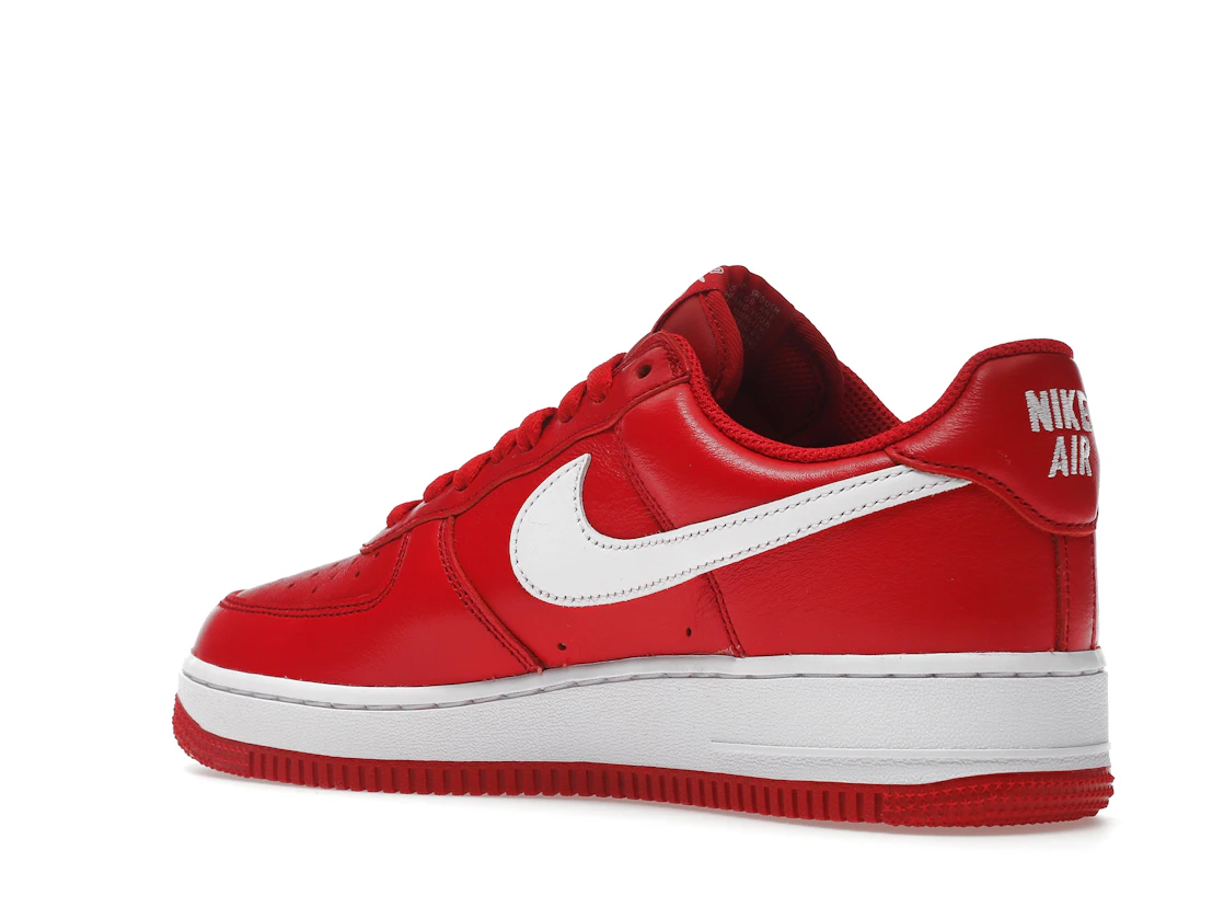 Vue 23 de Nike Air Force 1 Low Retro QS Color of the Month University Red White