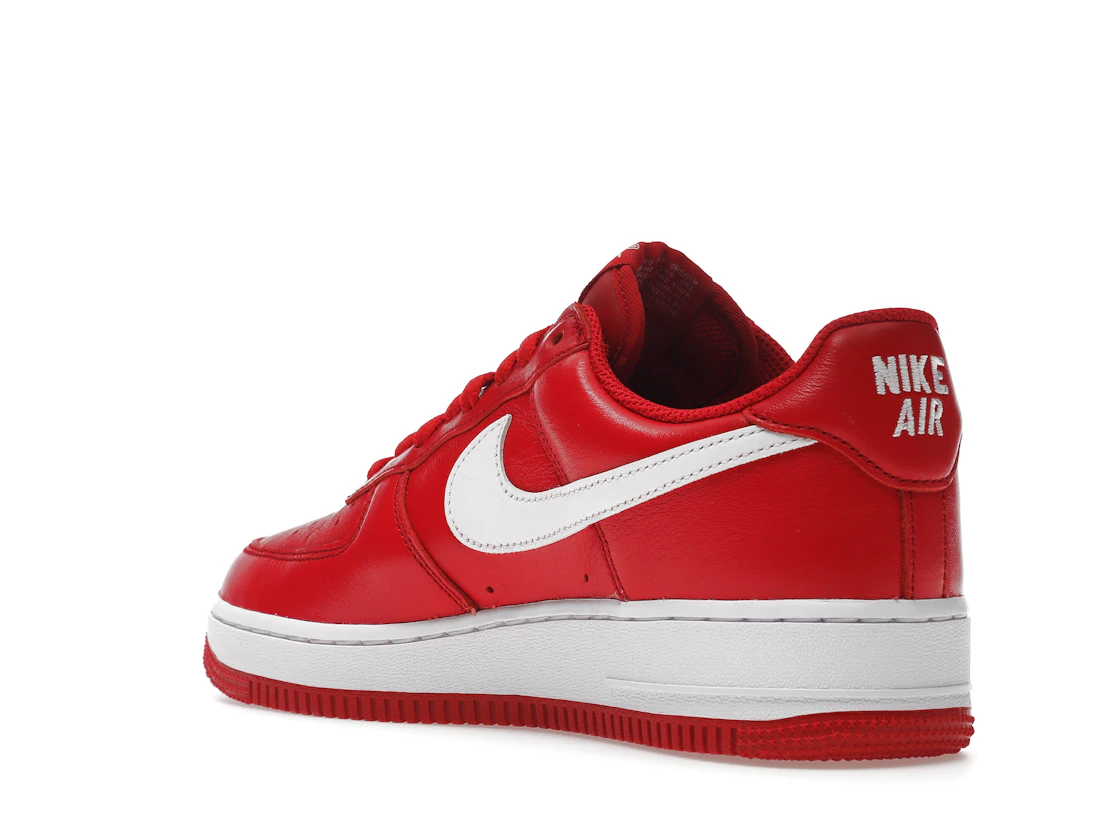 Vue 24 de Nike Air Force 1 Low Retro QS Color of the Month University Red White