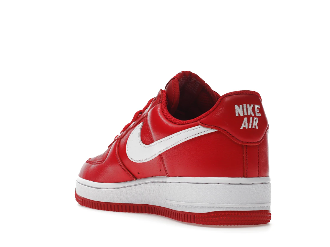 Vue 25 de Nike Air Force 1 Low Retro QS Color of the Month University Red White